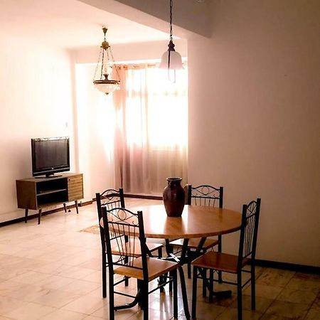 Fully Equipped 3-Bedroom Apt In Downtown Praia Exteriör bild