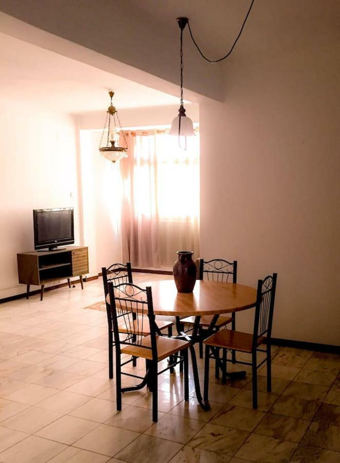 Fully Equipped 3-Bedroom Apt In Downtown Praia Exteriör bild